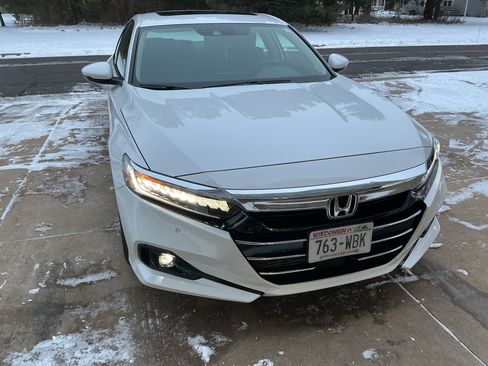 Used 2021 Honda Accord Touring image 1