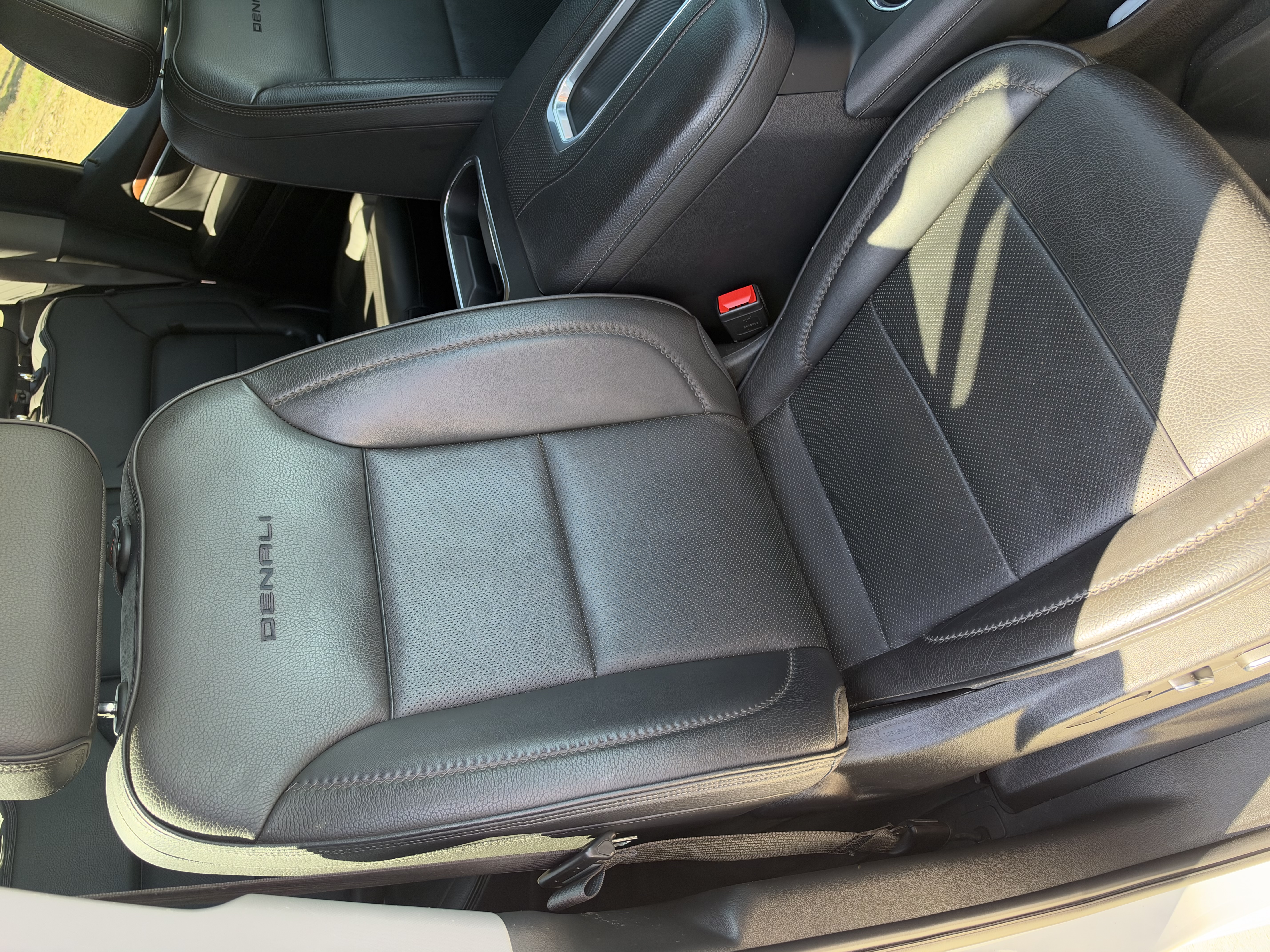Used 2022 GMC Sierra 1500 Denali RWD image 12