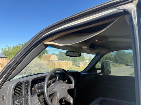 Used 2004 GMC Sierra 2500 SLE w/ Heavy-Duty Power Package image 15