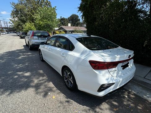 Used 2020 Kia Forte LXS FWD image 13