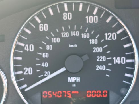 Used 2001 BMW Z3 3.0i RWD image 6