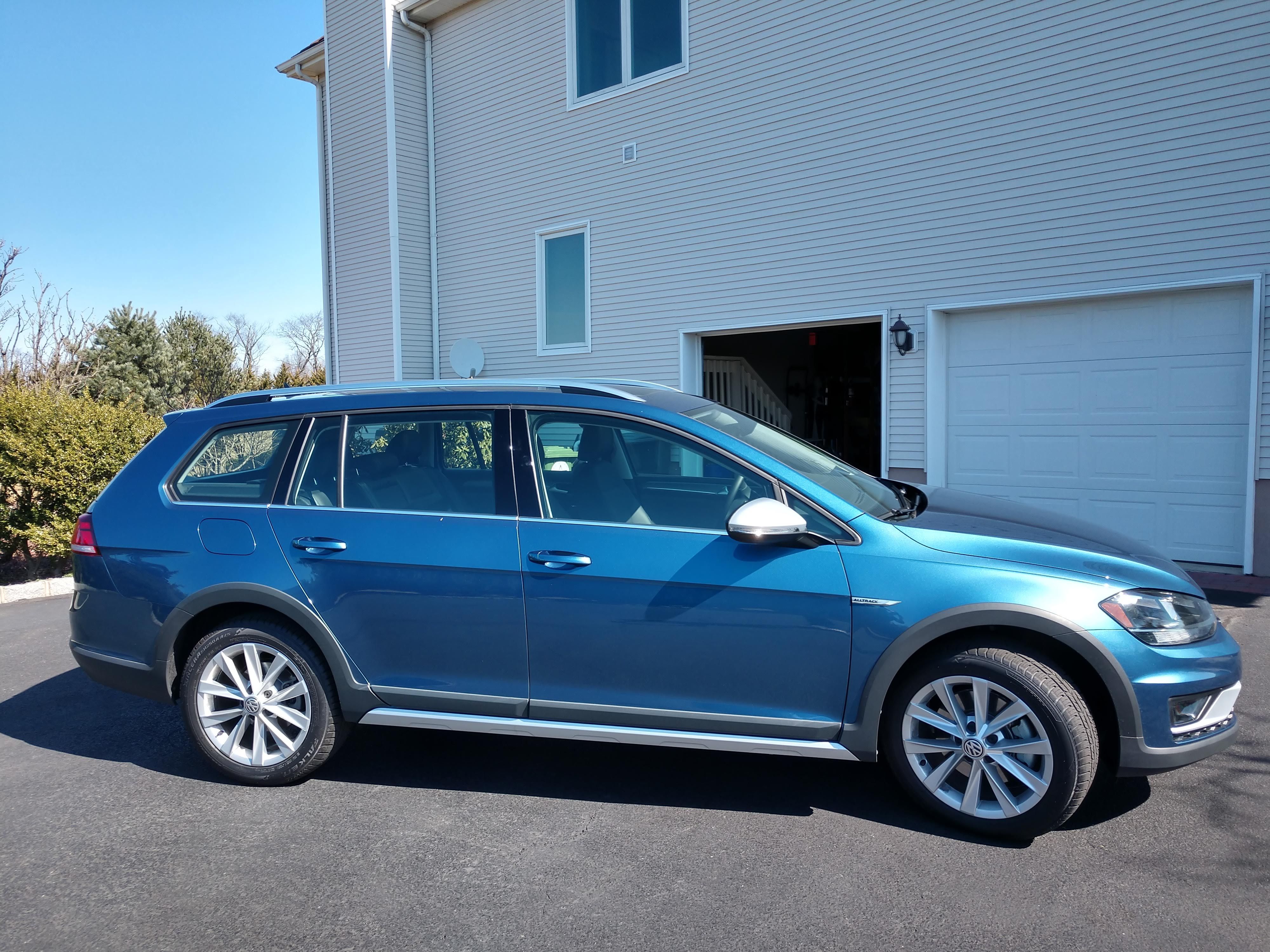 Used 2019 Volkswagen Golf Alltrack SE AWD/4WD image 4