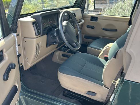 Used 2001 Jeep Wrangler Sahara image 6