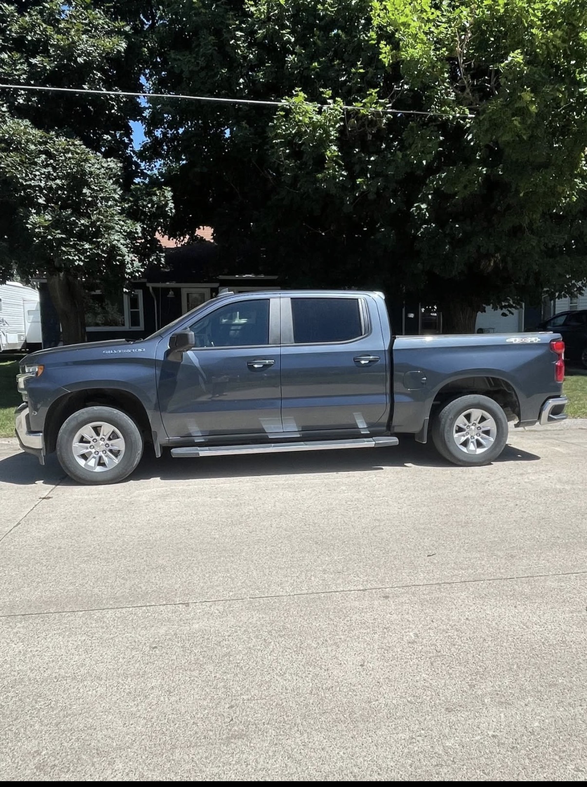 Used 2021 Chevrolet Silverado 1500 LT AWD/4WD image 1
