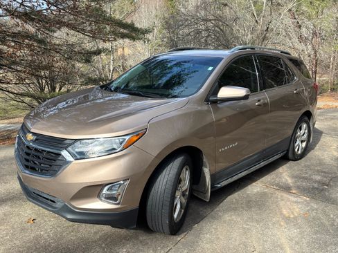 Used 2018 Chevrolet Equinox LT image 1