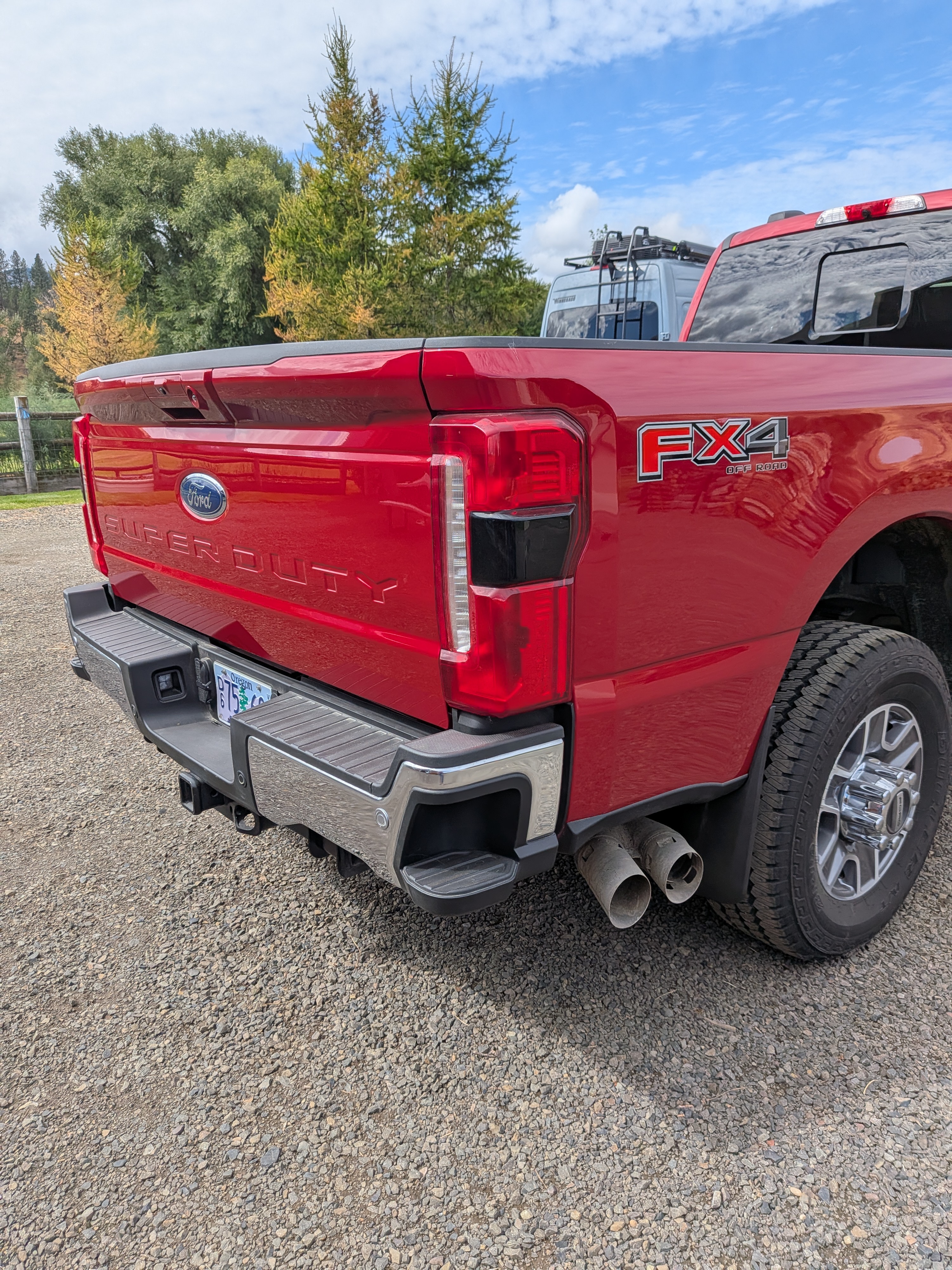 Used 2023 Ford F350 Lariat w/ FX4 Off-Road Package AWD/4WD image 2