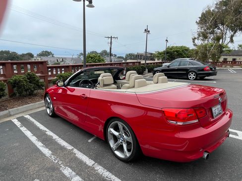 Used 2010 BMW 335i Convertible RWD image 10