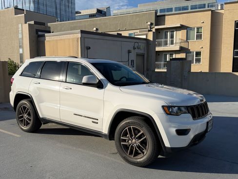 Used 2016 Jeep Grand Cherokee Laredo 75th Anniversary RWD image 4