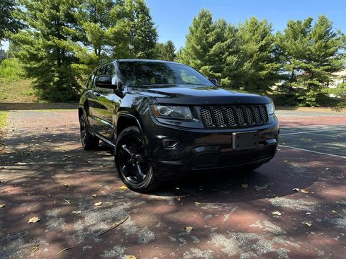 Used 2015 Jeep Grand Cherokee Altitude image 12