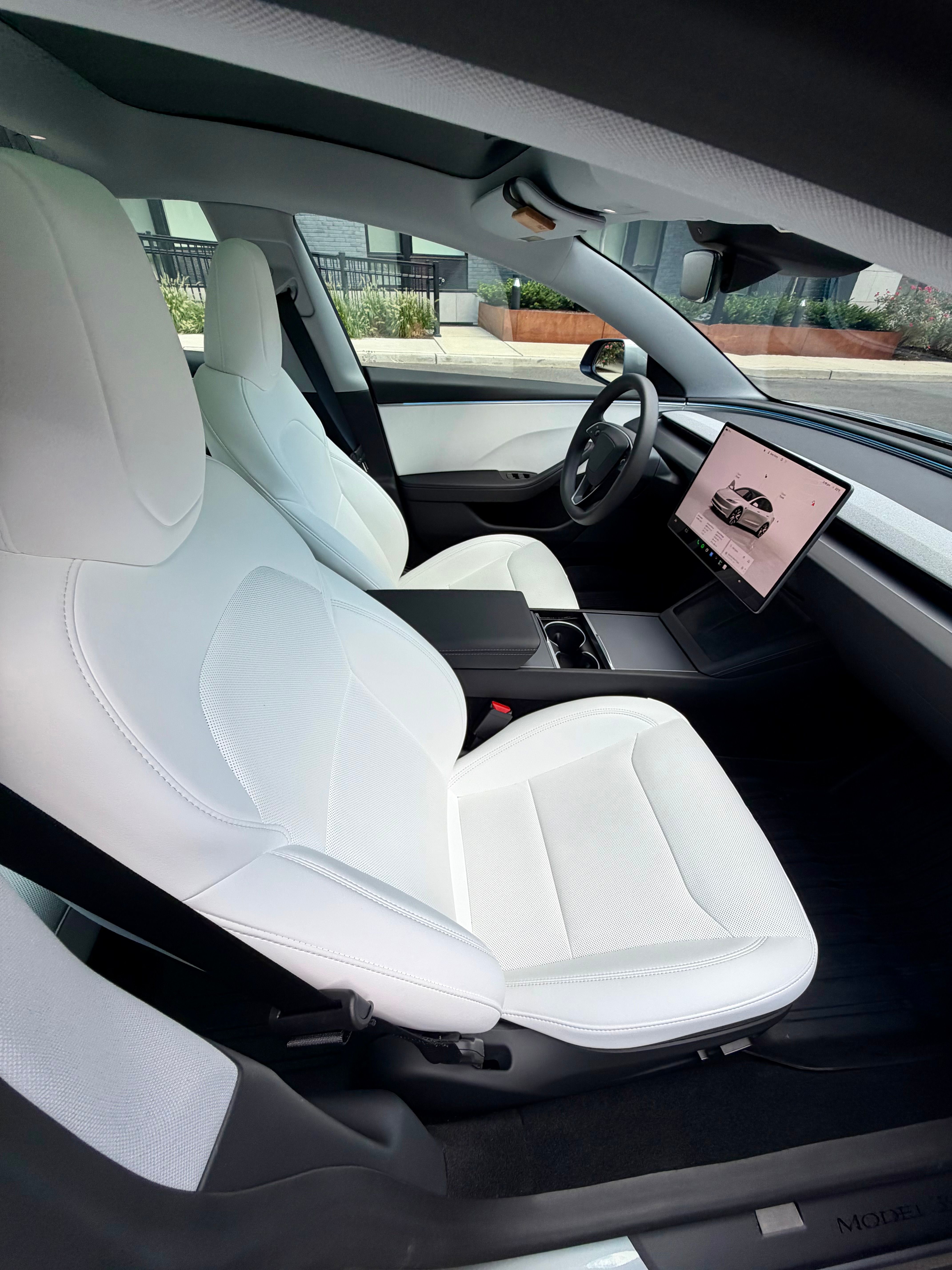 Used 2025 Tesla Model 3 Long Range RWD image 17