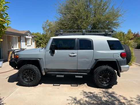Used 2014 Toyota FJ Cruiser 4WD w/ Upgrade Package image 1