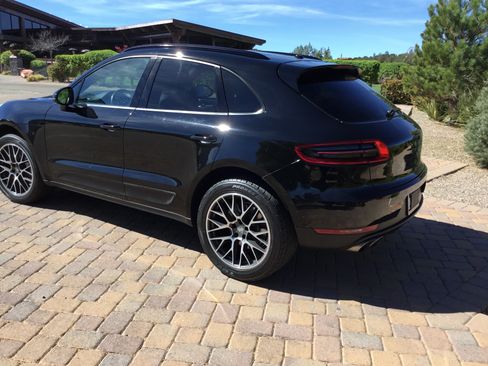 Used 2015 Porsche Macan S image 8