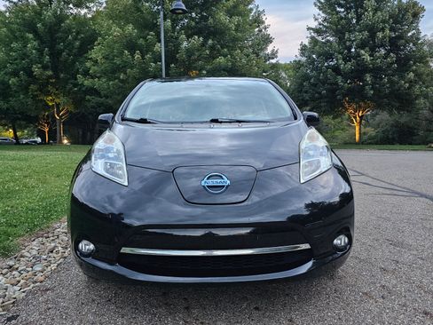 Used 2015 Nissan Leaf SV w/ LED & Quick Charge Package FWD image 13