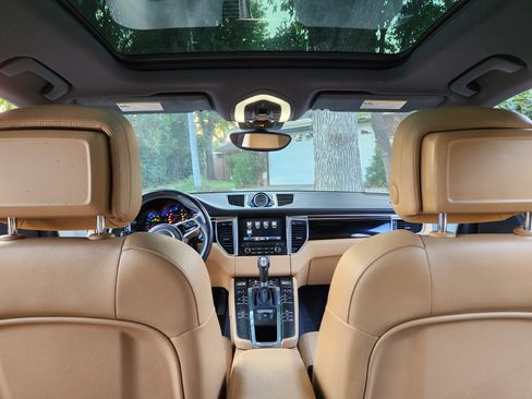 Used 2018 Porsche Macan Sport Edition image 13