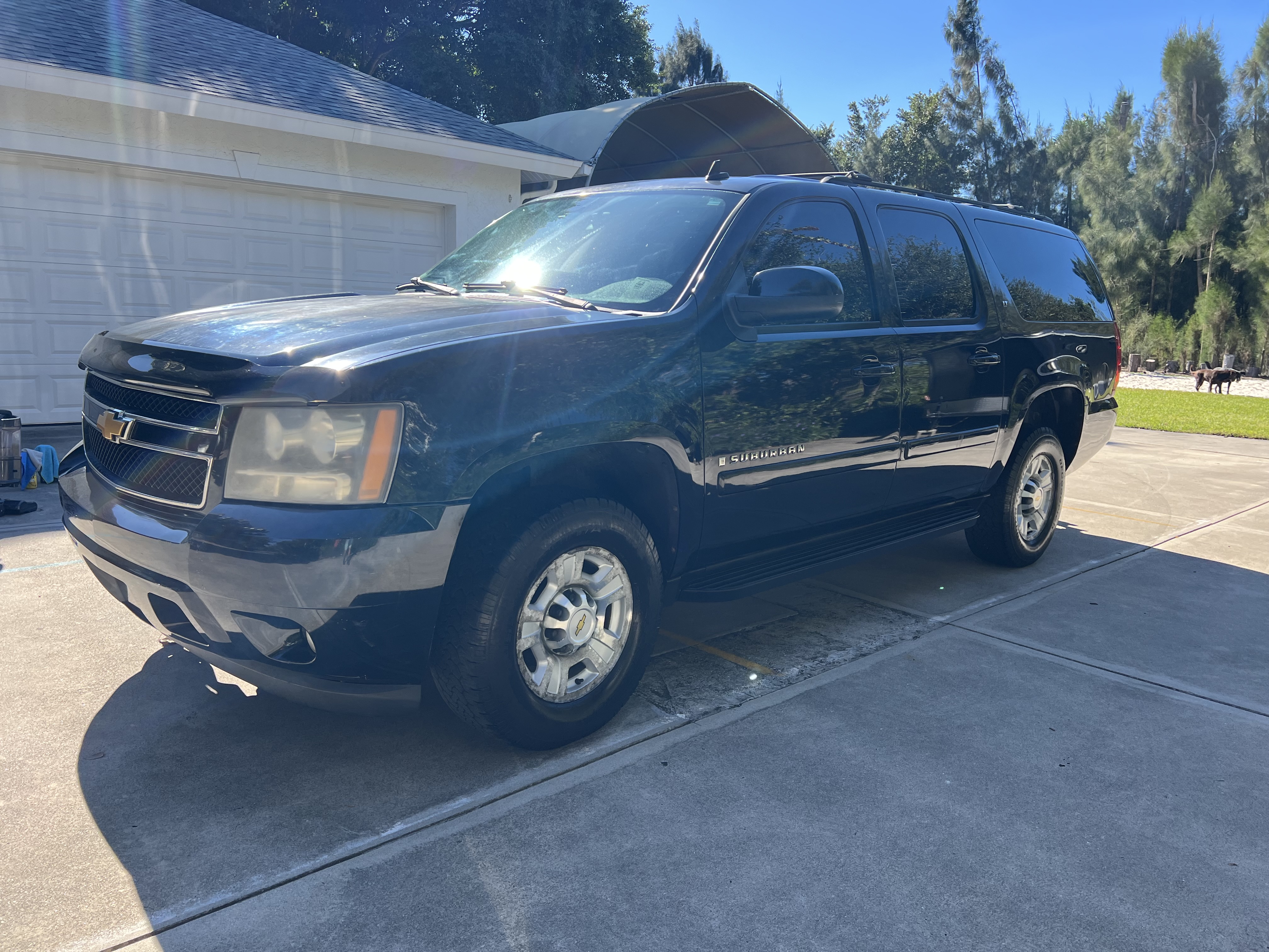 Used 2009 Chevrolet Suburban 2500 LT AWD/4WD image 4
