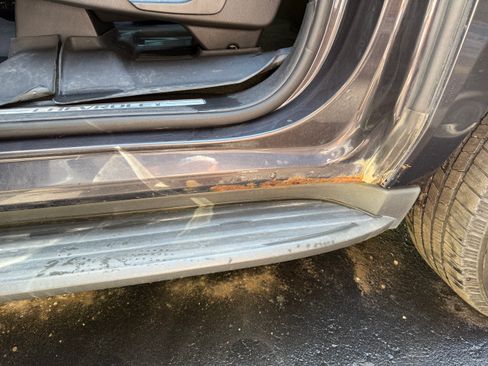 Used 2016 Chevrolet Suburban LT image 19