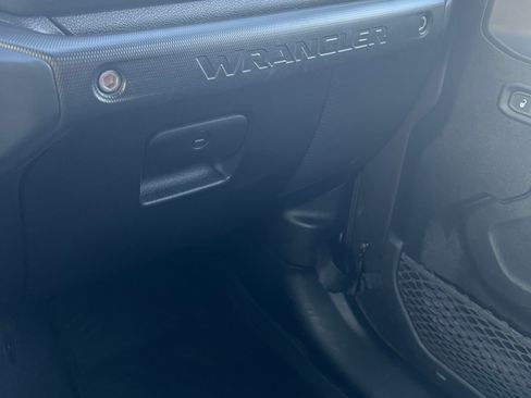 Used 2020 Jeep Wrangler Unlimited Sport AWD/4WD image 5