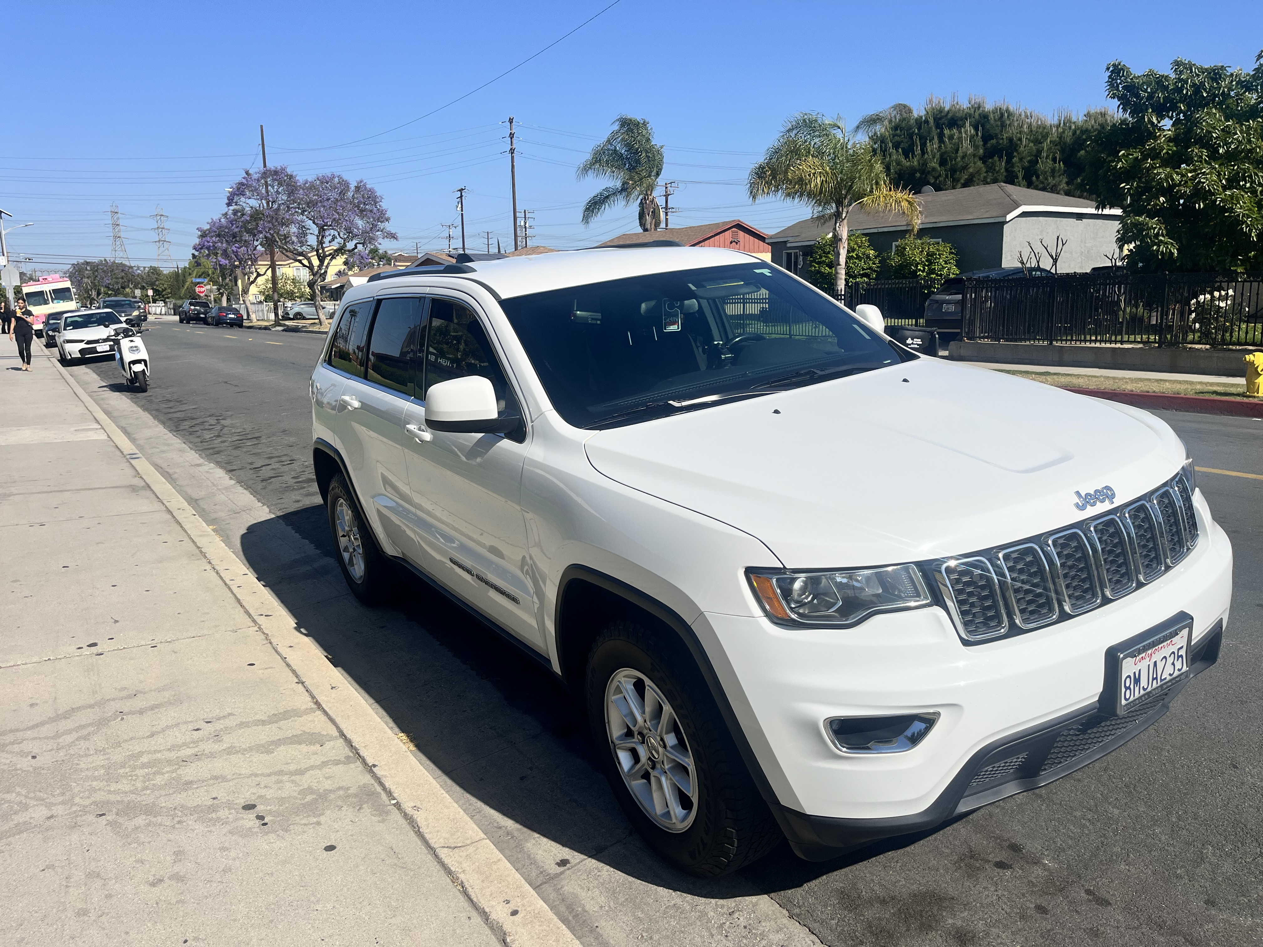 Used 2019 Jeep Grand Cherokee Laredo RWD image 5