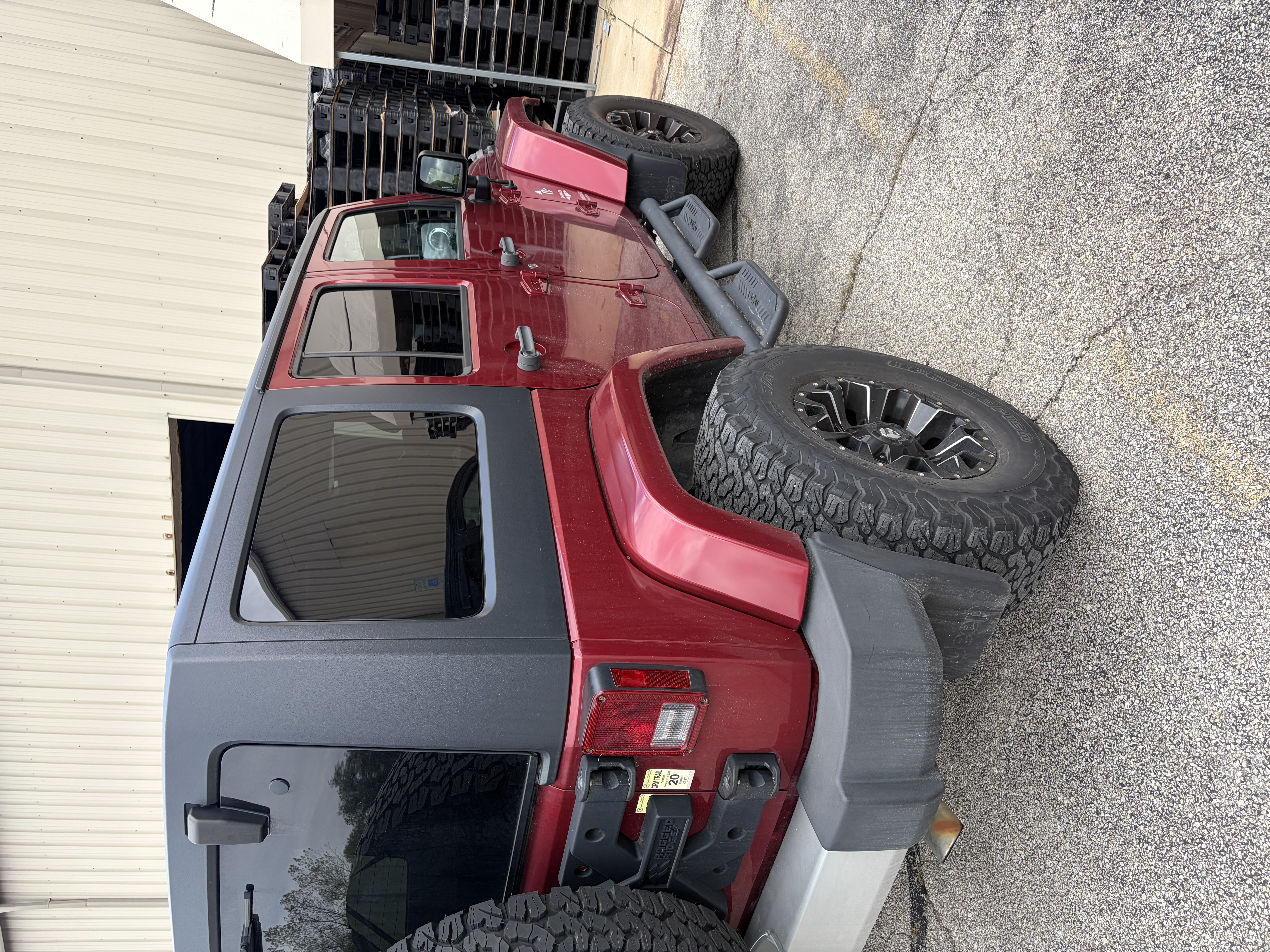 Used 2011 Jeep Wrangler Unlimited Sahara AWD/4WD image 8