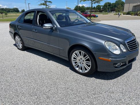 Used 2007 Mercedes-Benz E 350 4MATIC Sedan image 2