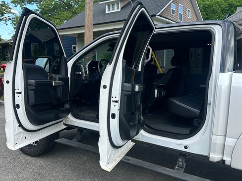 Used 2016 Ford F150 Lariat w/ Equipment Group 502A Luxury image 6