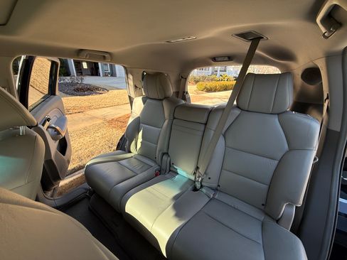 Used 2011 Acura MDX Sport Utility 4D image 22