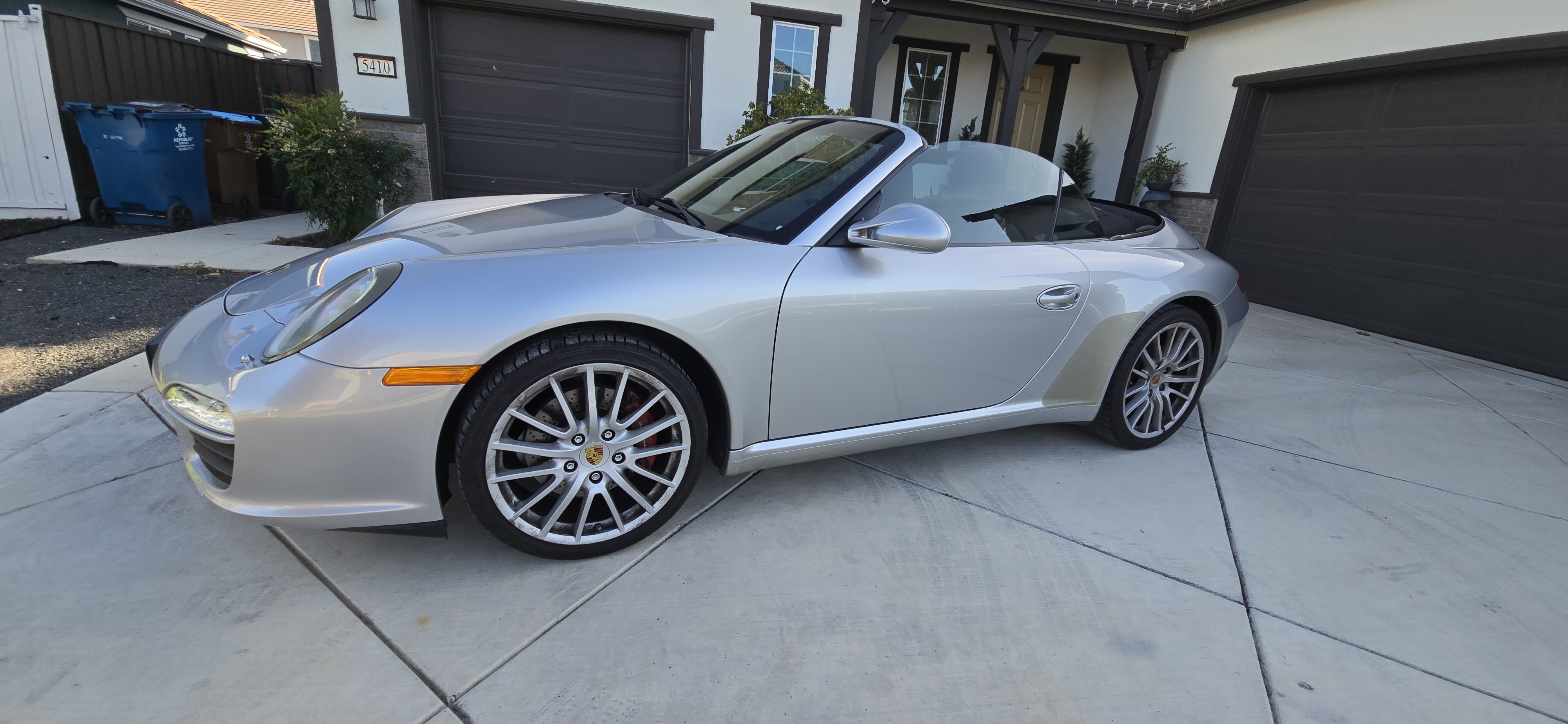 Used 2010 Porsche 911 Cabriolet image 17