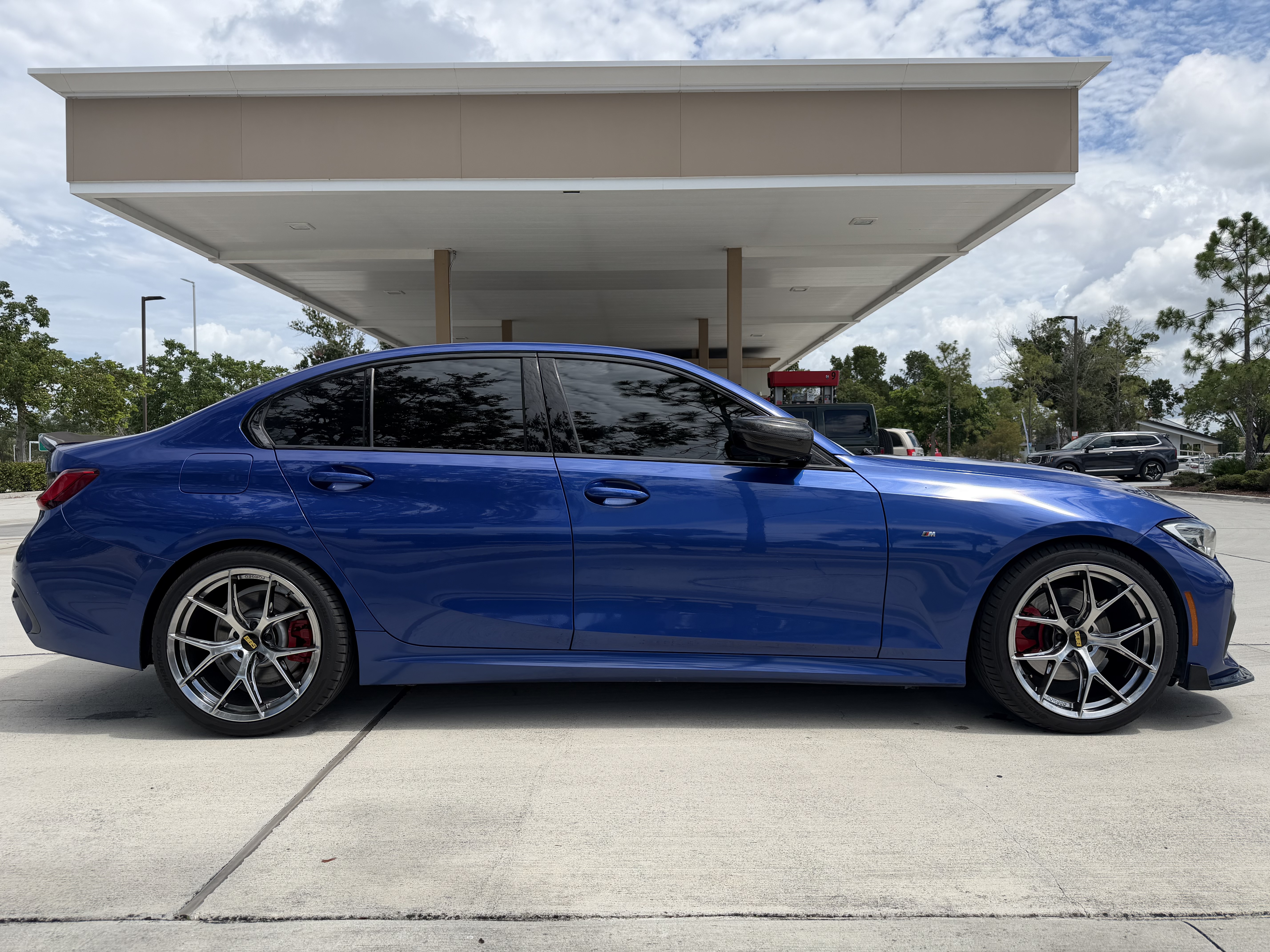 Used 2019 BMW 330i Sedan w/ M Sport Package RWD image 12