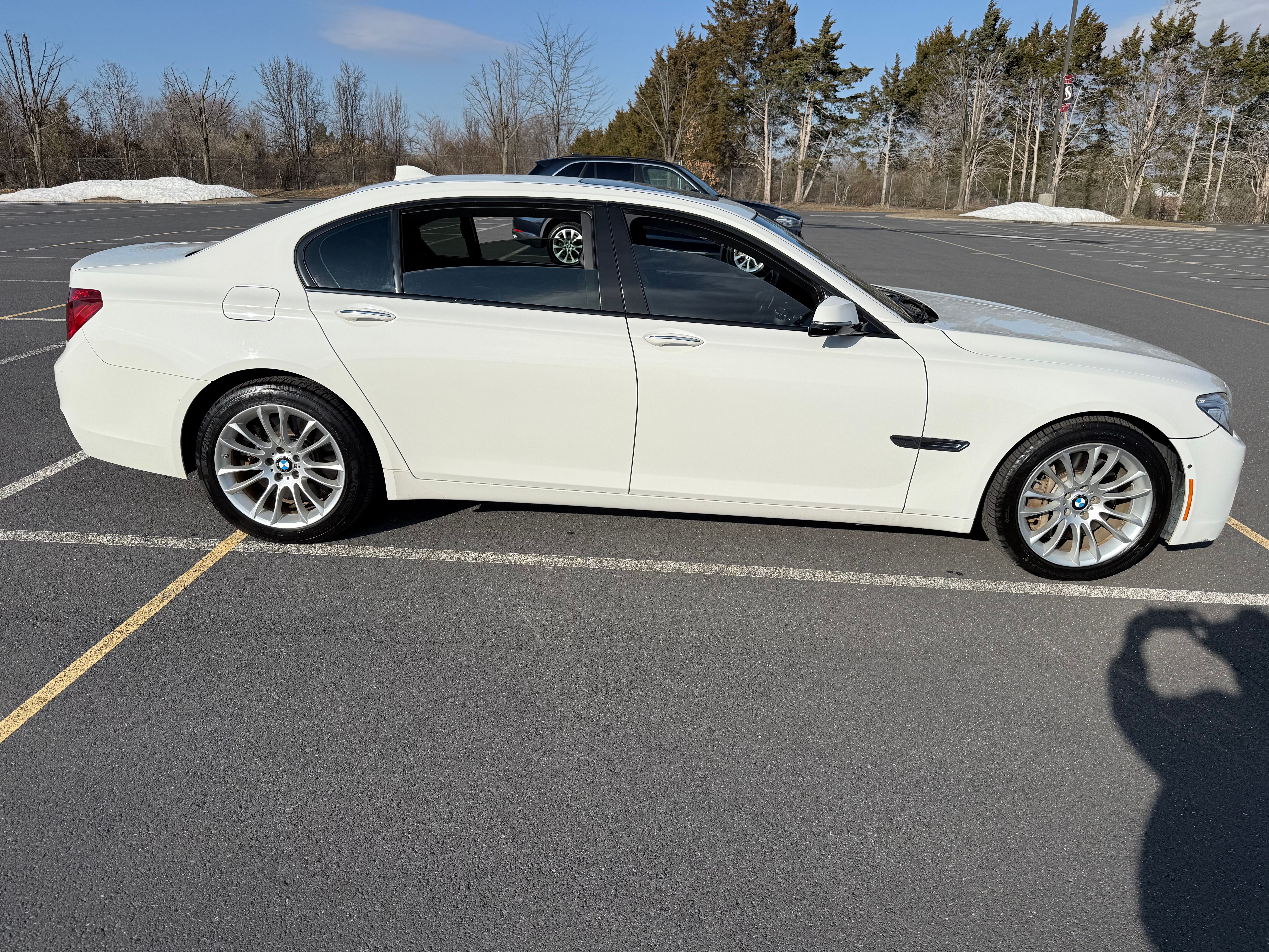 Used 2013 BMW 750Li xDrive AWD/4WD image 6