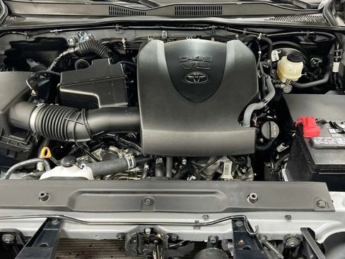 Used 2021 Toyota Tacoma TRD Sport w/ TRD Premium Sport Package image 15