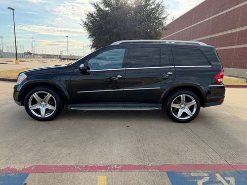 Used 2010 Mercedes-Benz GL 550 4MATIC image 9