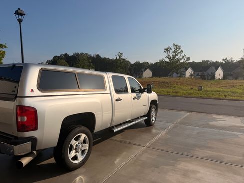 Used 2014 Chevrolet Silverado 2500 LT w/ Interior Plus Package RWD image 4