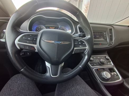 Used 2015 Chrysler 200 Limited w/ Convenience Group image 9