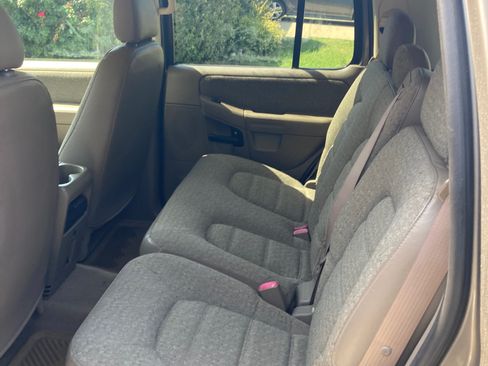 Used 2004 Ford Explorer Sport XLS AWD/4WD image 8