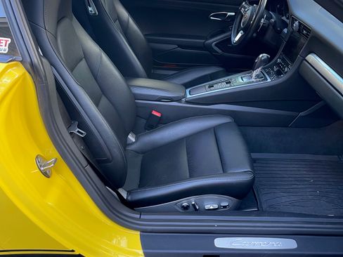 Used 2018 Porsche 911 Carrera image 10
