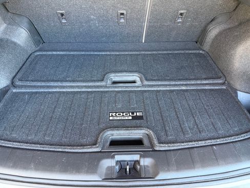 Used 2020 Nissan Rogue Sport SL FWD image 21