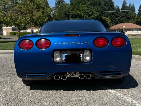 Used 2002 Chevrolet Corvette Coupe w/ Preferred Equipment Group2 RWD image 5
