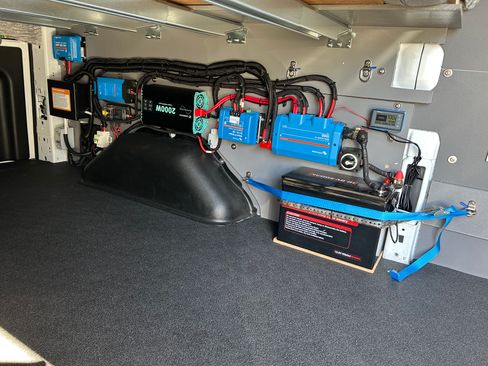 Used 2021 Ford Transit 250 Medium Roof image 9