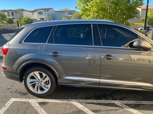 Used 2020 Audi Q7 2.0T Premium w/ Convenience Package AWD/4WD image 6