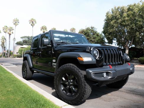 Used 2018 Jeep Wrangler Unlimited Sport image 4