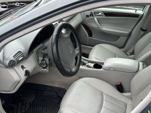 Used 2005 Mercedes-Benz C 320 4MATIC Sedan image 14