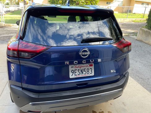 Used 2023 Nissan Rogue SL w/ SL Premium Package image 4