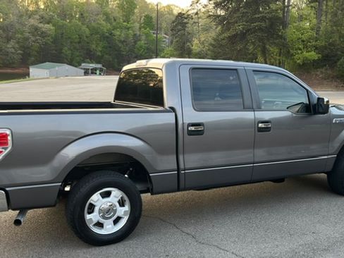 Used 2014 Ford F150 XLT image 5