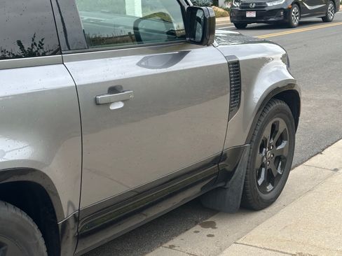 Used 2022 Land Rover Defender 90 X-Dynamic SE image 2