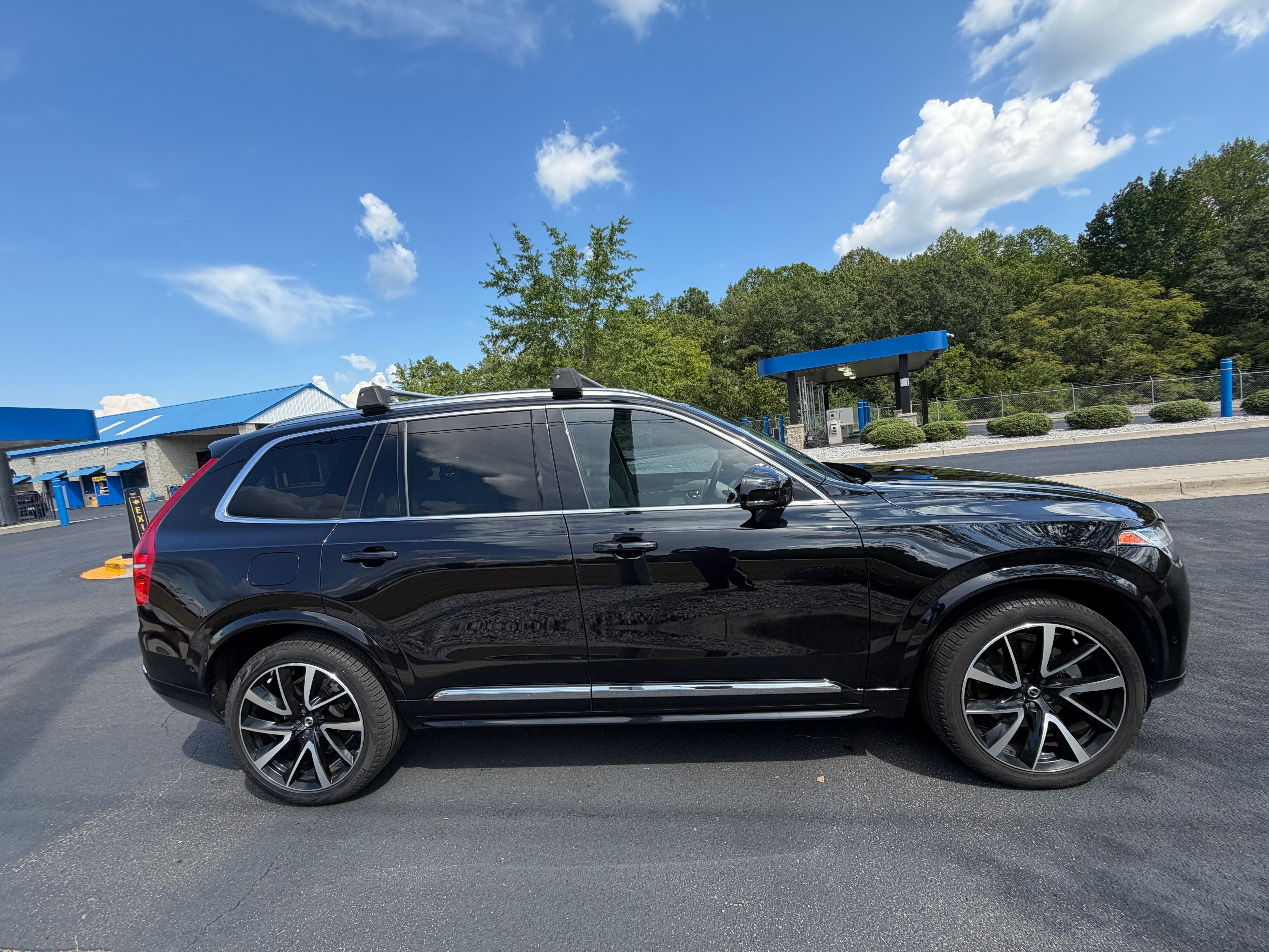 Used 2023 Volvo XC90 B6 Plus w/ Protection Package Premier AWD/4WD image 2