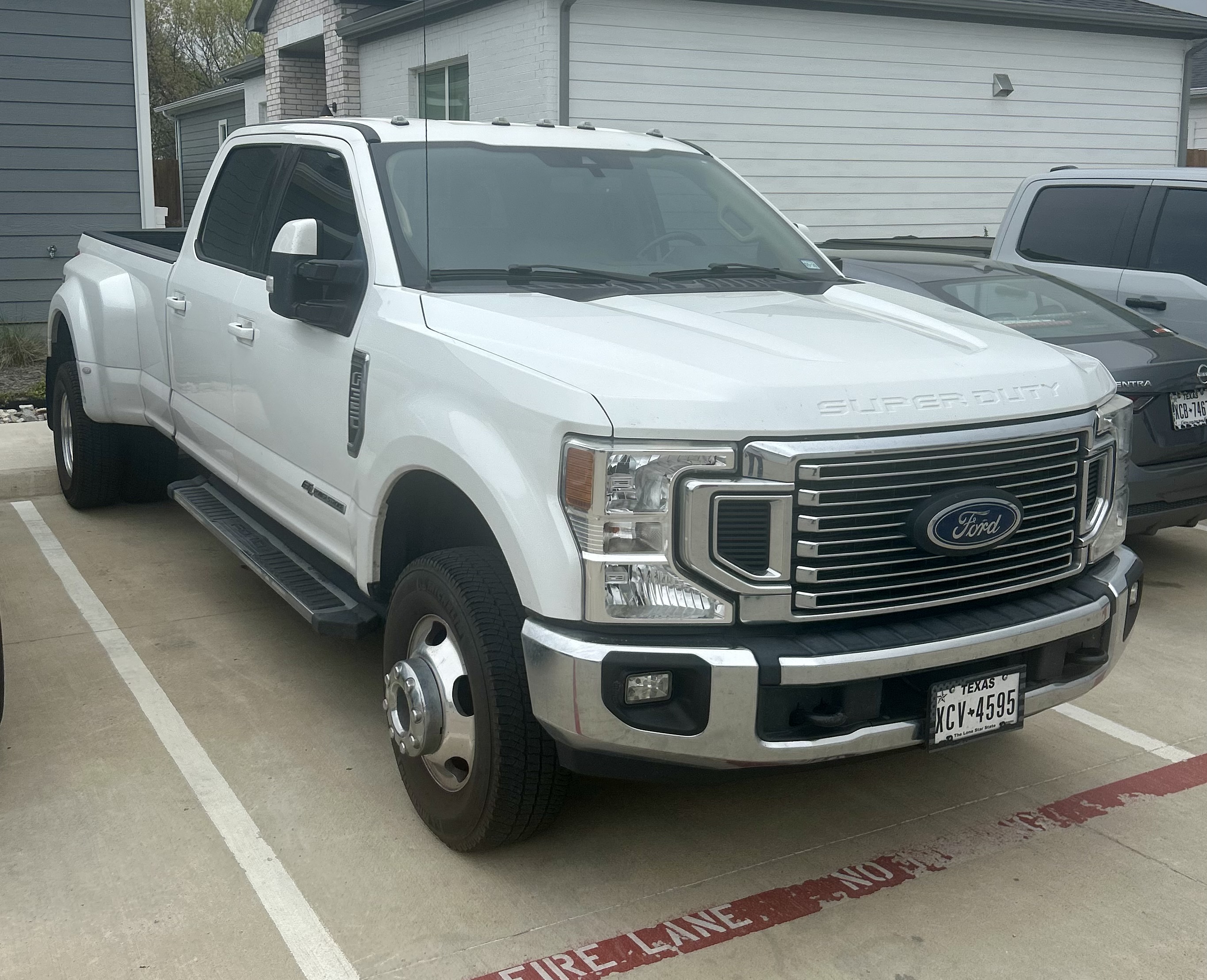 Used 2021 Ford F350 Lariat w/ Lariat Value Package AWD/4WD image 4