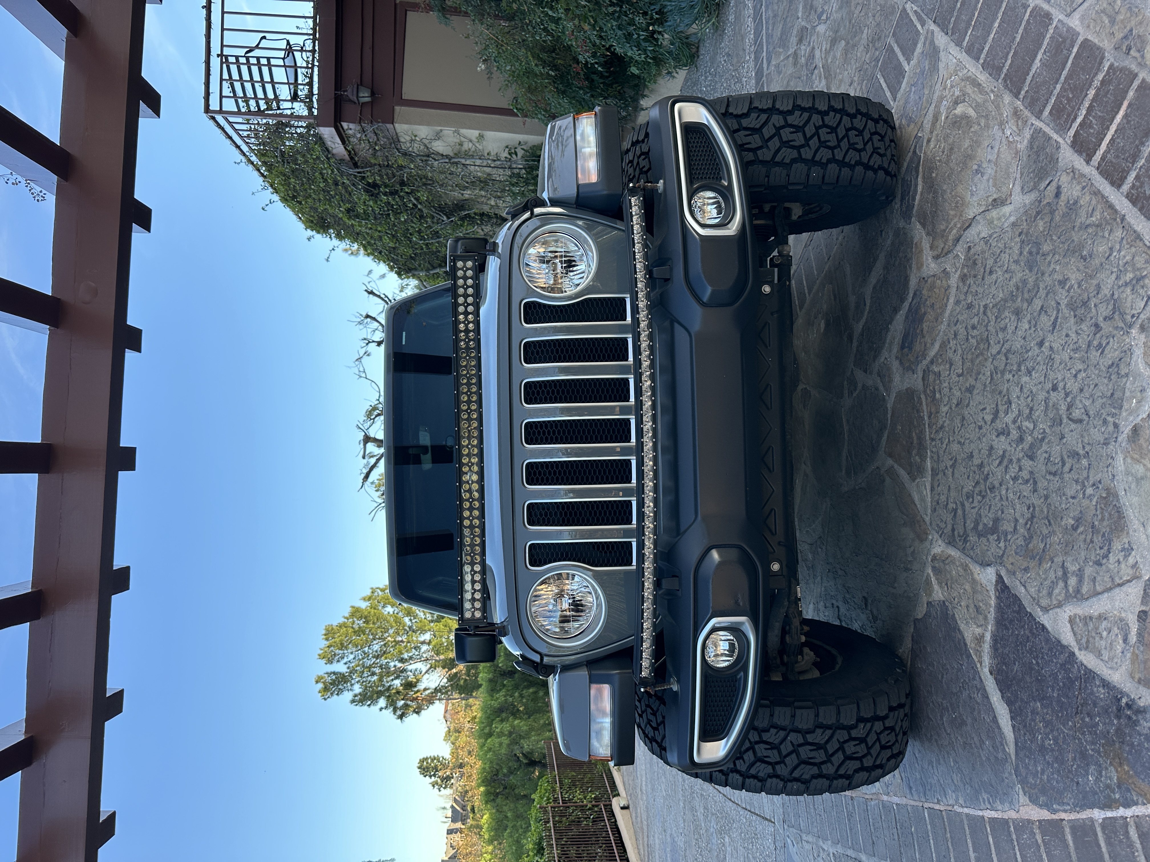 Used 2019 Jeep Wrangler Unlimited Sahara AWD/4WD image 4