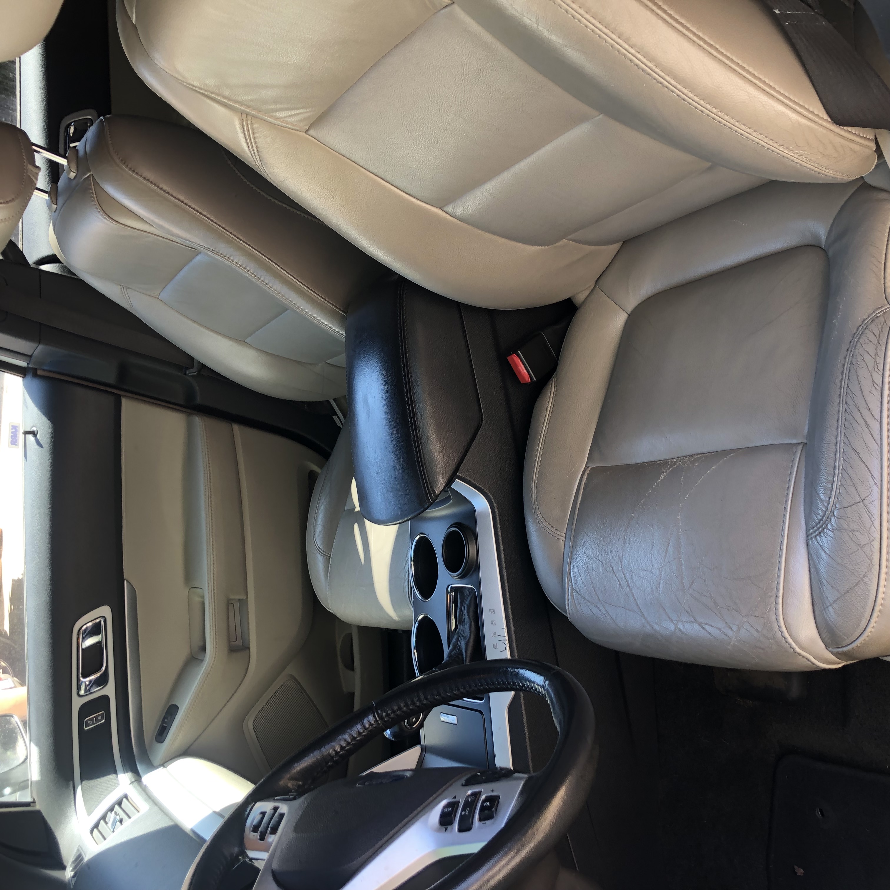 Used 2011 Ford Explorer XLT w/ 202A Rapid Spec Order Code FWD image 2