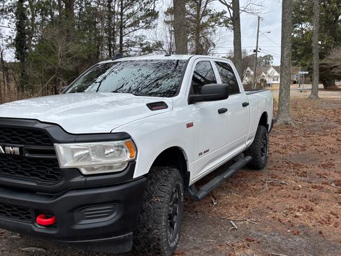 Used 2020 RAM 2500 Tradesman image 2