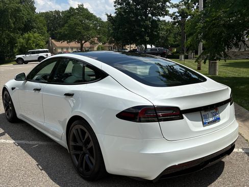 Used 2023 Tesla Model S Standard Range image 9